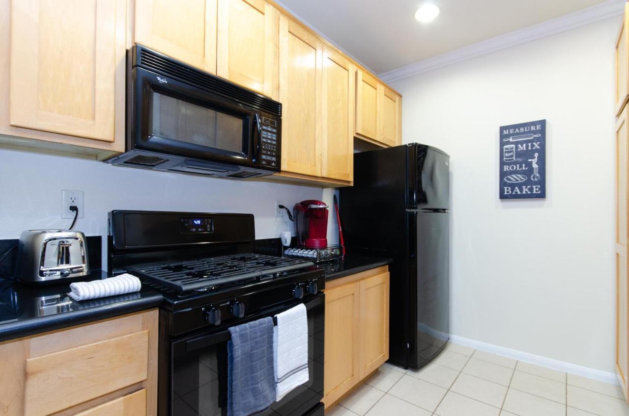 Located Perfectly 2 Bedroom Downtown Los Angeles Apartamento