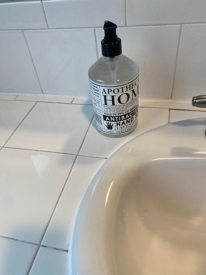 Homestay Private Large La Bedroom W Private Half-bathroom - Ac - Wifi - Private Fridge Near Usc - Exposition Park - Usc Memorial Coliseum - Banc Of California Stadium - Downtown Dtla - University Of Southern California Usc! *