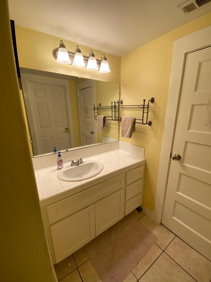 Private Large La Bedroom W Private Half-bathroom - Ac - Wifi - Private Fridge Near Usc - Exposition Park - Usc Memorial Coliseum - Banc Of California Stadium - Downtown Dtla - University Of Southern California Usc!