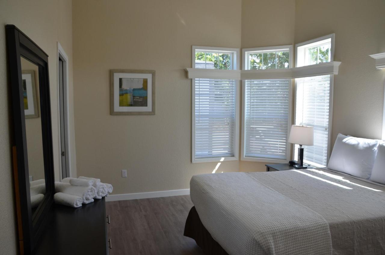 Lower Sun Valley Cozy 30 Day Stays Apartment Los Angeles
