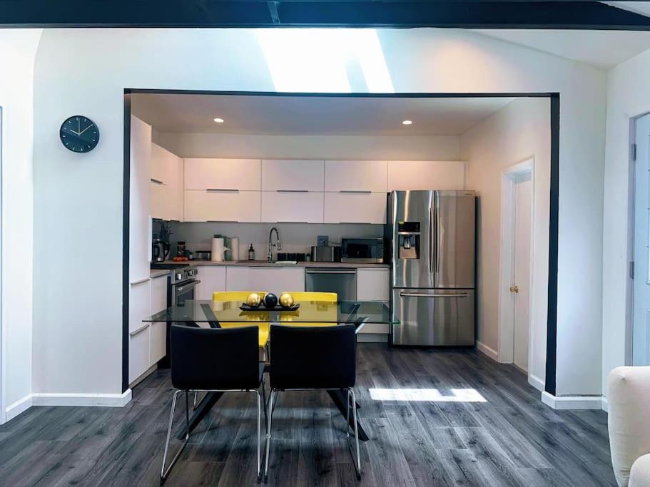 Memorable Renovated 1br Unit By The Pool Casa de férias