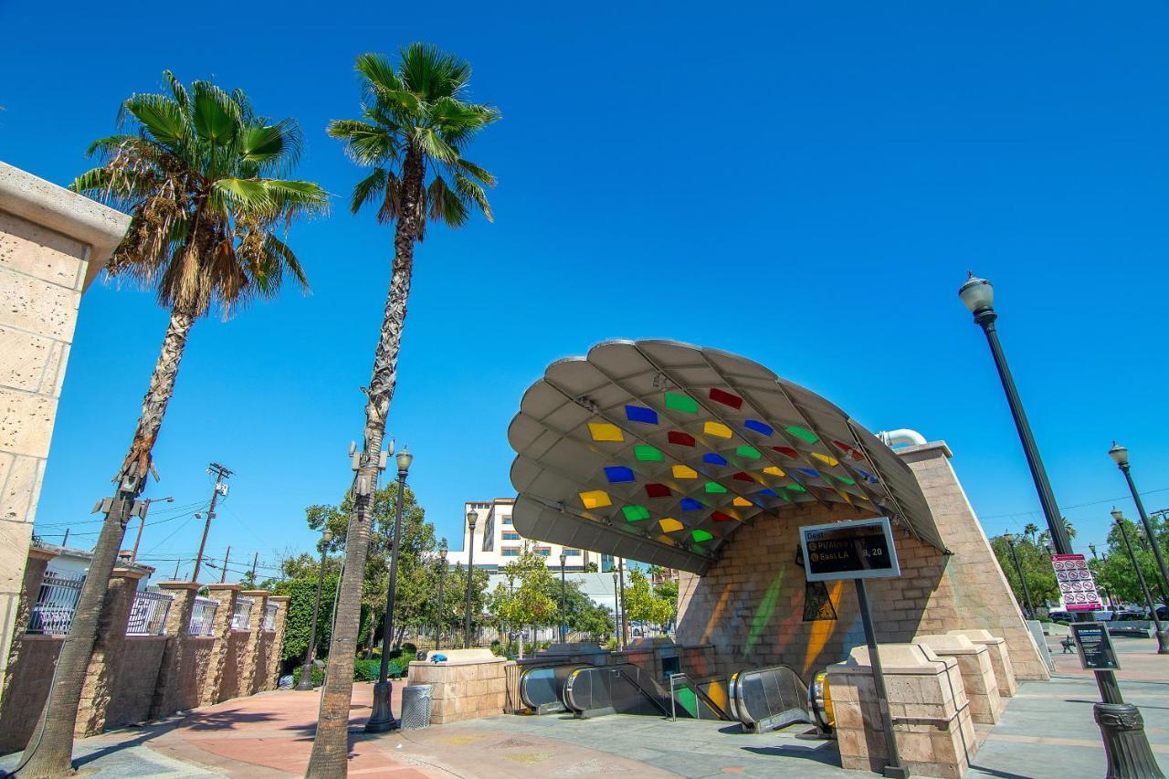 Mariachi Plaza Motel 2*