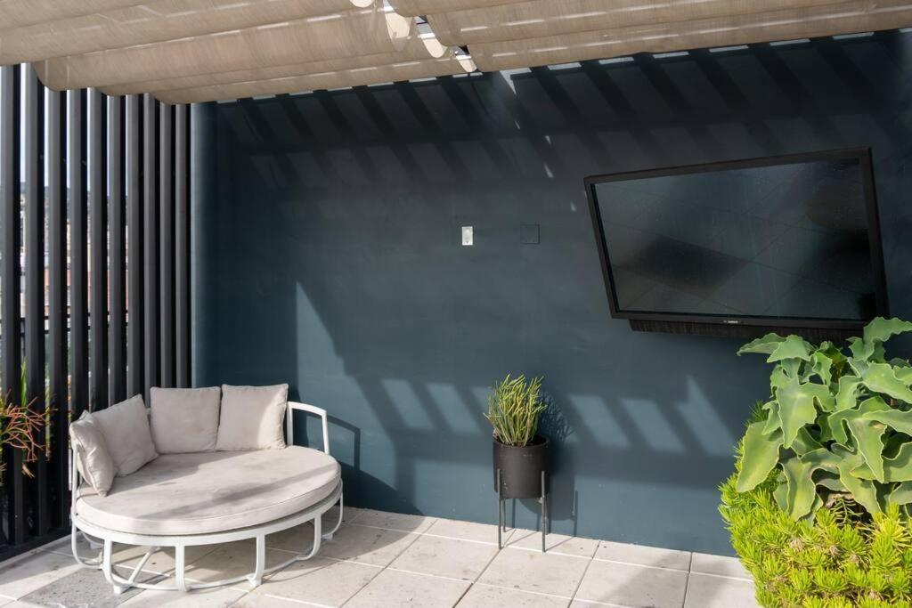 The Navy Loft Apartment