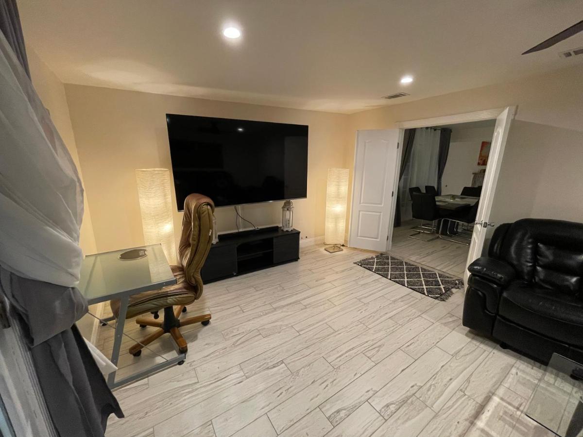 Cheerful, Beautifully Remodeled, Modern, Comfortable *