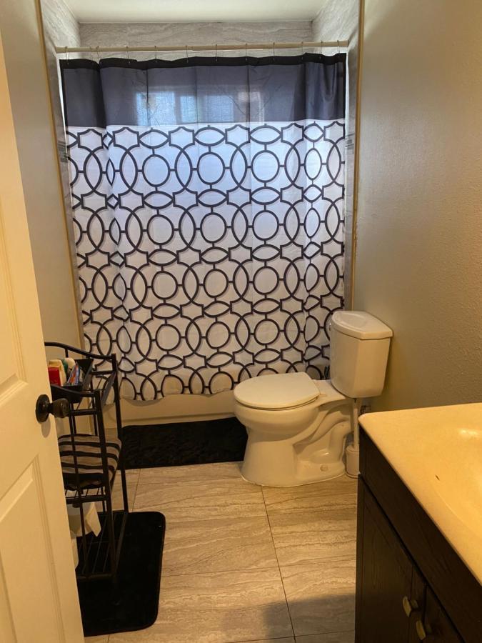 Private Room And Bath In Los Angeles *