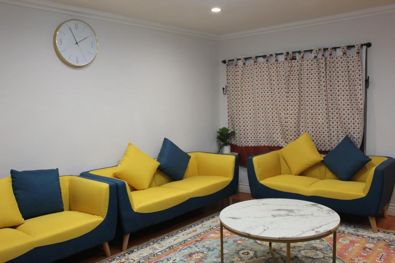 A Serene Home With 5Br, 3Ba, Pool, Spa, And Mini-Golf