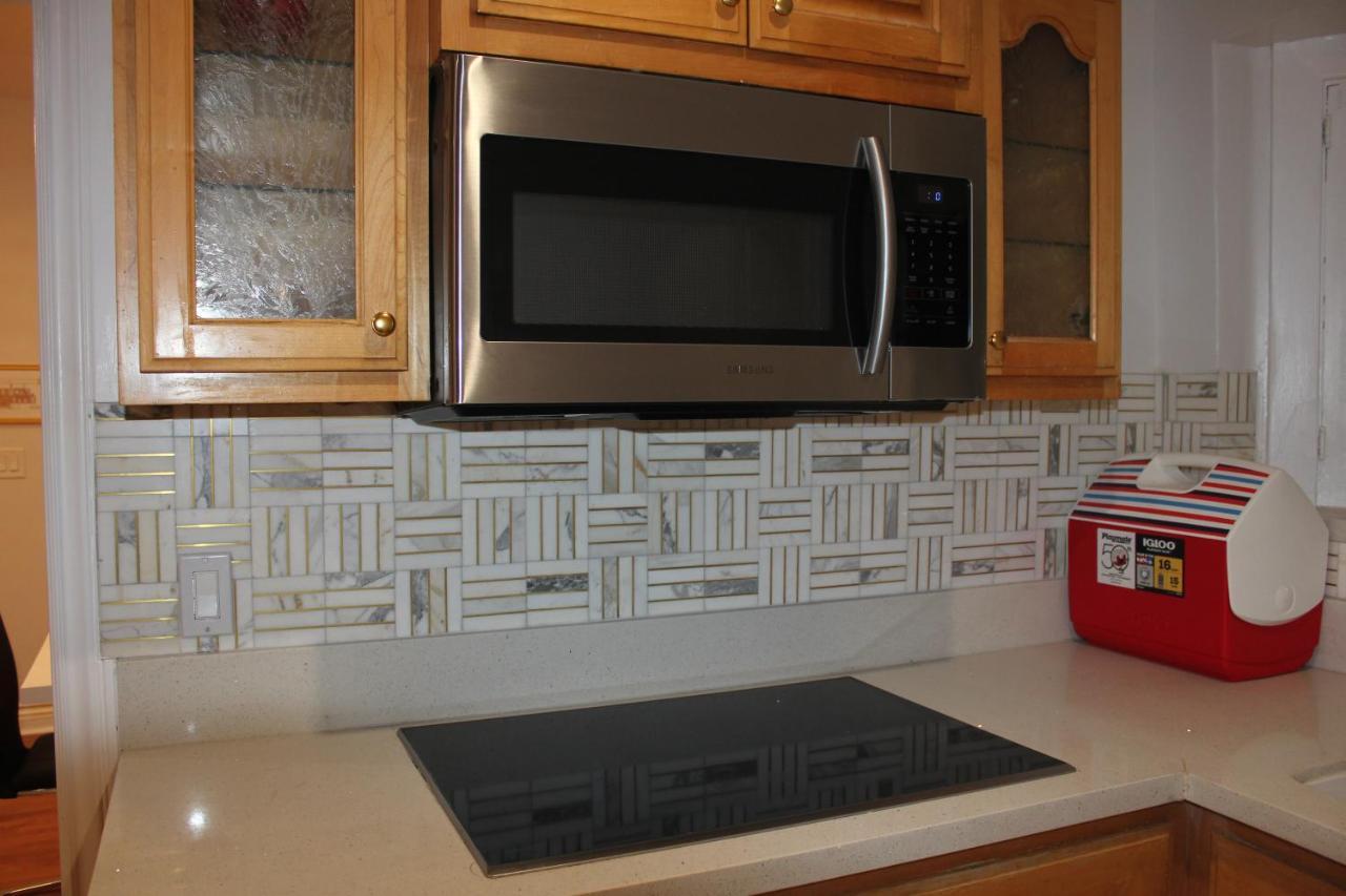 A Serene Home With 5Br, 3Ba, Pool, Spa, And Mini-Golf