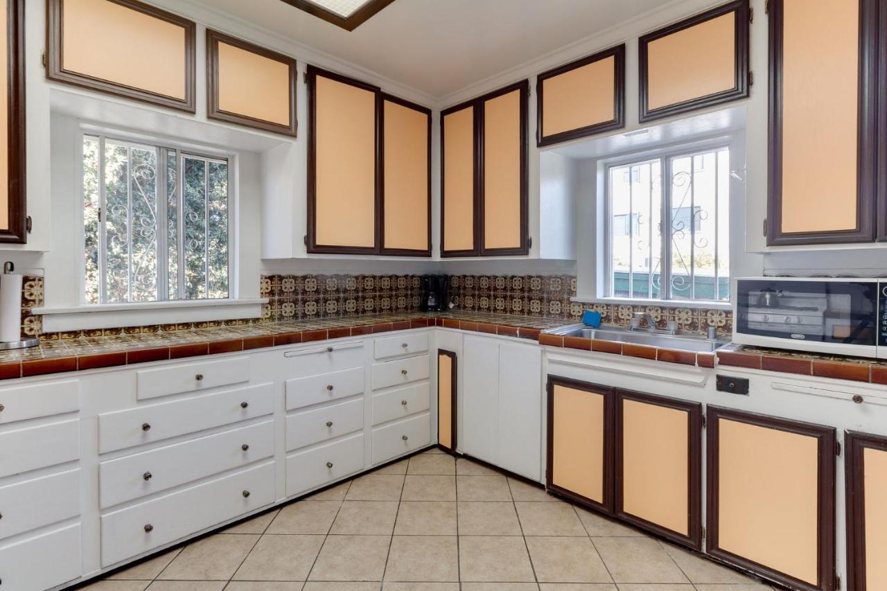 Angeles 3 Bedroom Charmer Large Los Angeles