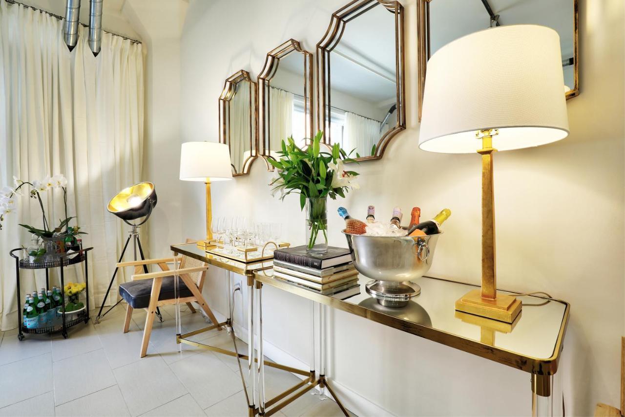 Apartment Classic Angeles Elegance In Downtown, Sleeps 4, Free Parking And 360 Degree View Roof Pool!