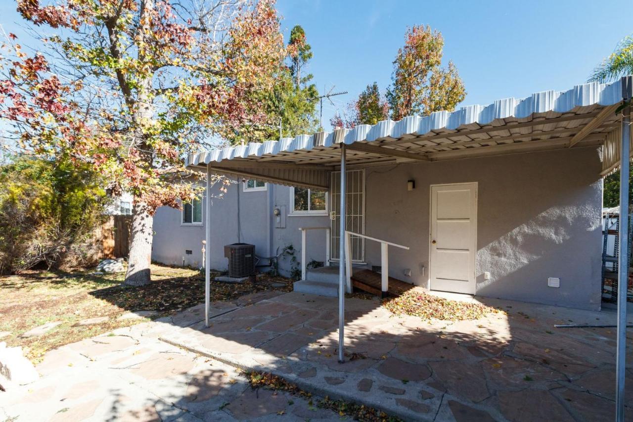 Encino Charmer With Large Backyard * Los Angeles