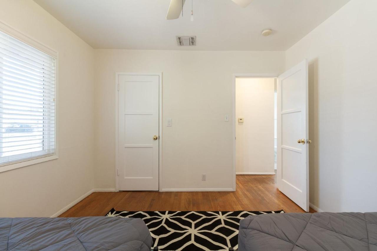 Holiday home Encino Charmer With Large Backyard