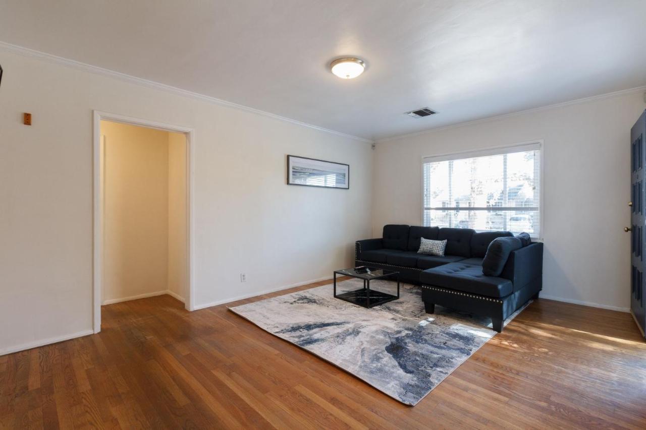 Holiday home Encino Charmer With Large Backyard Los Angeles