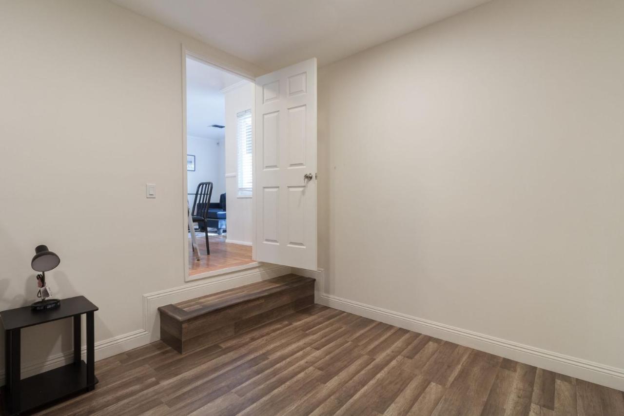 Encino Charmer With Large Backyard * Los Angeles