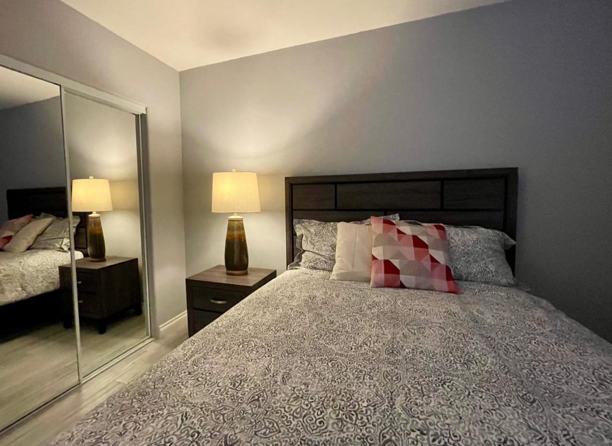Stylish Hollywood Townhouse - Ideal Location *