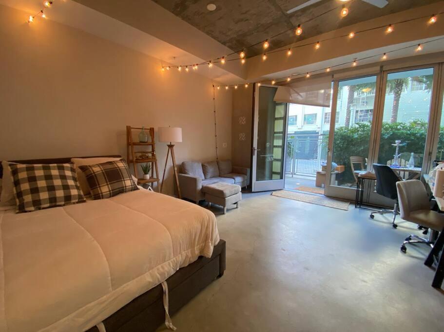 Live-Work Trendi Apartment In West Hollywood W-Parking-Pool-Gym Apartment *