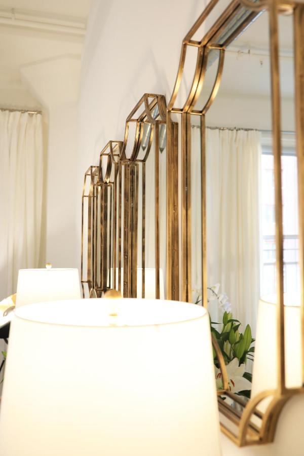 Classic Angeles Elegance In Downtown, Sleeps 4, Free Parking And 360 Degree View Roof Pool! Apartment