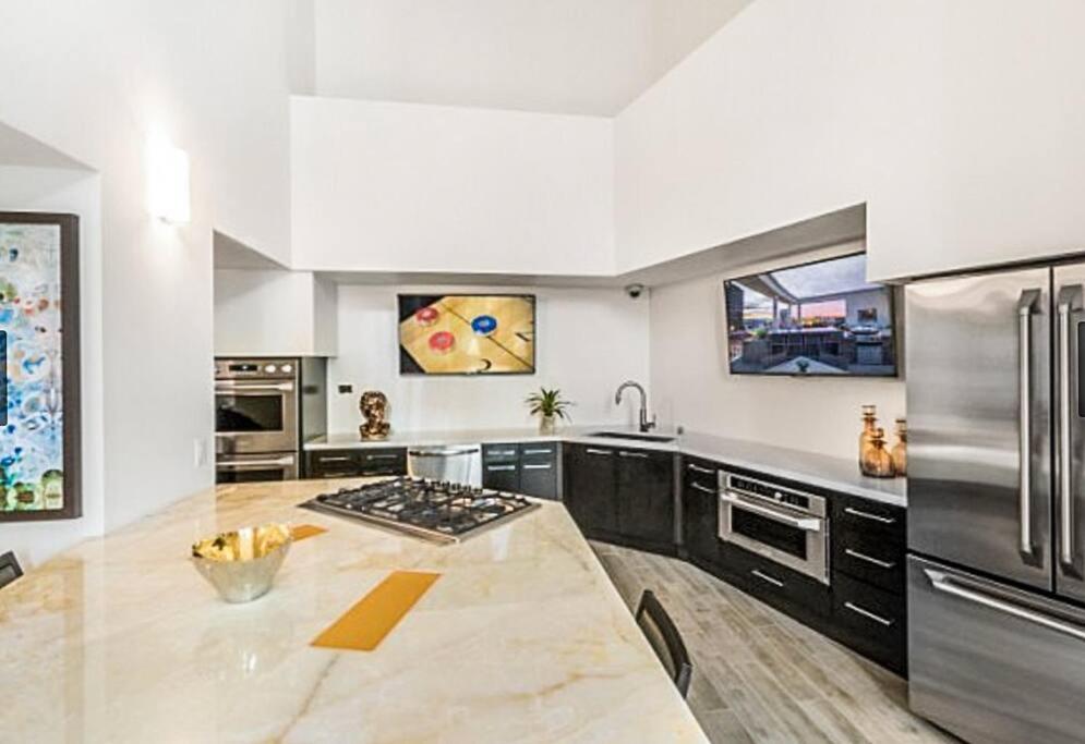 Apartment Live-Work Trendi Apartment In West Hollywood W-Parking-Pool-Gym