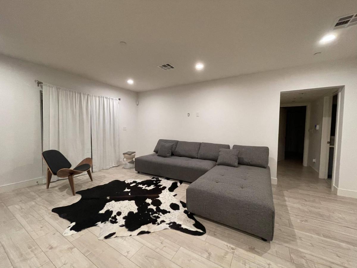 Los Angeles Rentals Aparthotel
