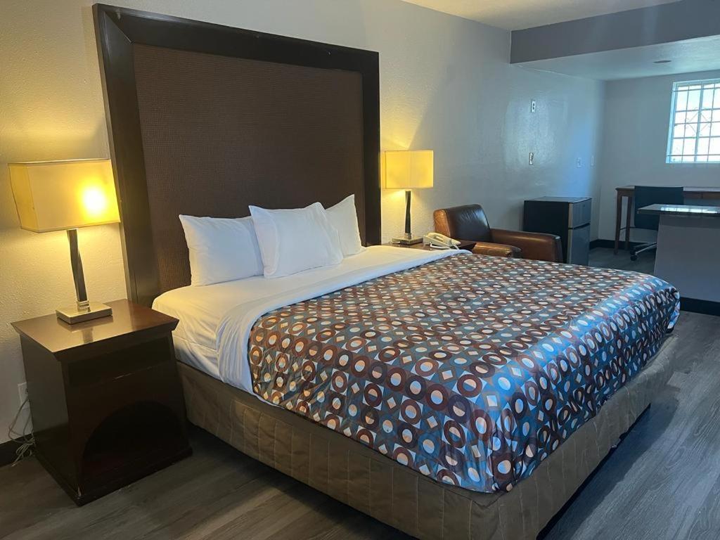 Goldstar Hotel 2*