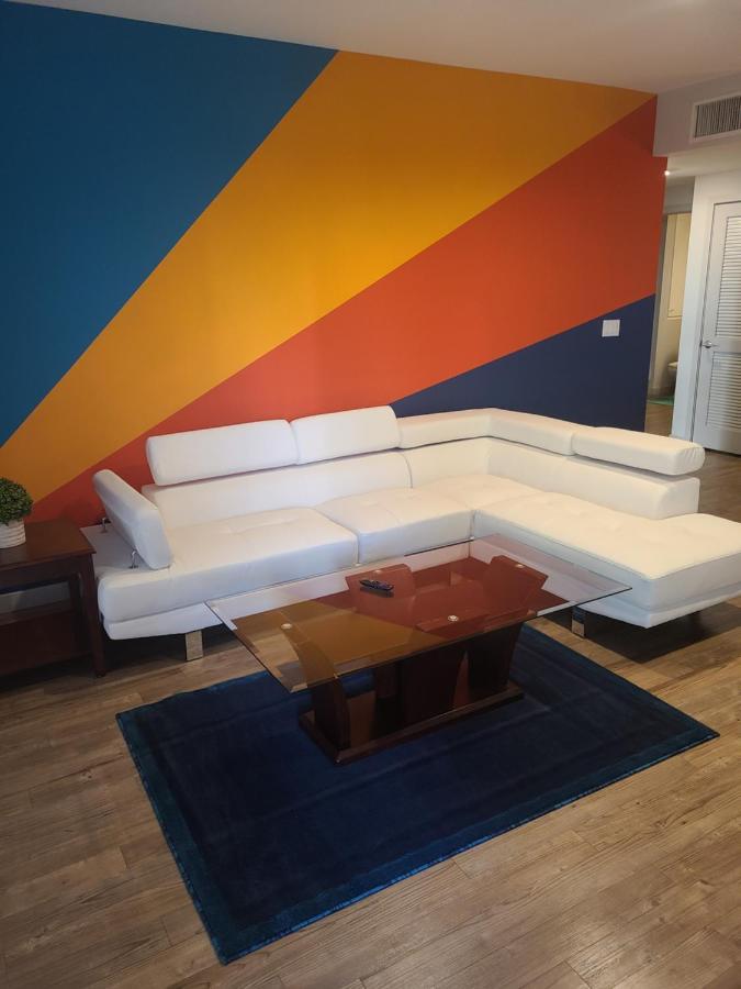 Executive In The Heart Of Dtla Apartment