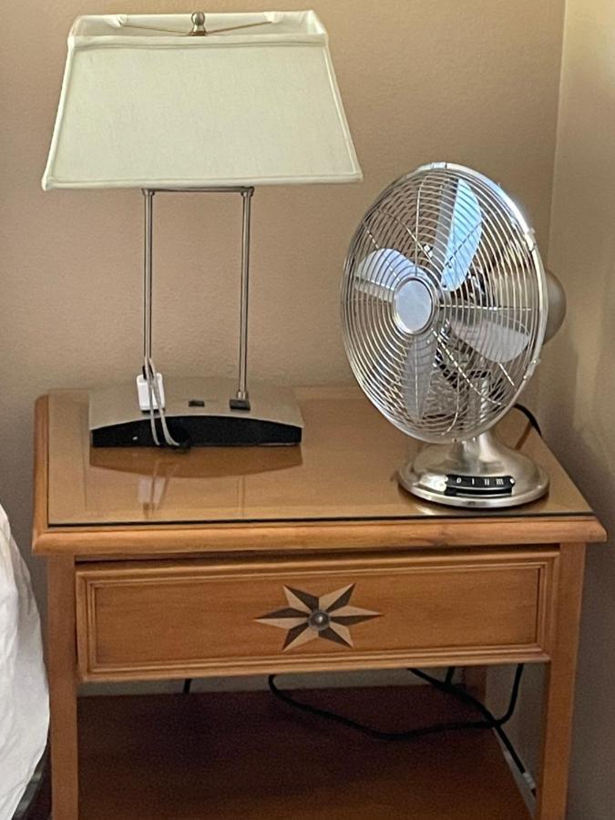 Apartamento Cal King & Queen Beds, 3 Spas & Pool Gourmet Kitchen, Wicked Fast Wifi & Covered Security Parking, Two Smart Tvs With Disney, Apple Tv & Amazon Prime, Ideal For Nightly & Weekly Executive Stays *