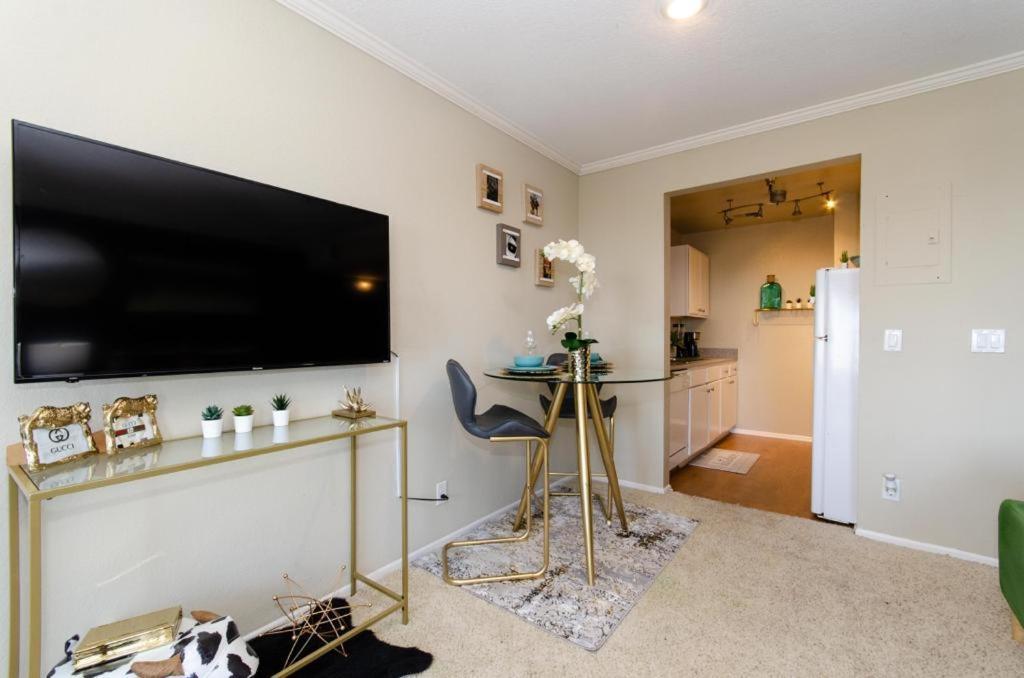 Gucci Mickey And Maxico Lofts Free Parking And Wifi