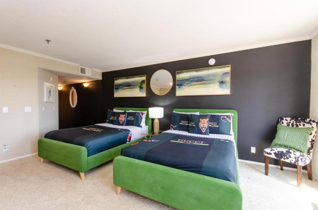 Gucci Mickey And Maxico Lofts Free Parking And Wifi Los Angeles