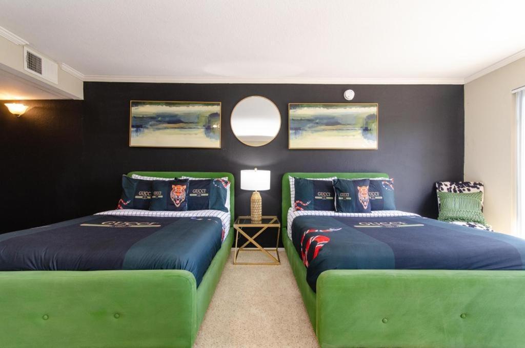 Apartment Gucci Mickey And Maxico Lofts Free Parking And Wifi Los Angeles