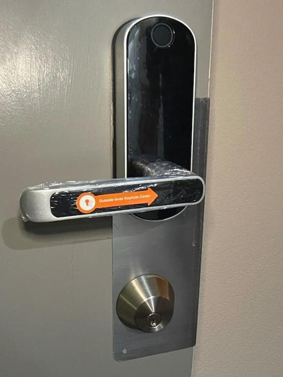 Apartamento Cal King & Queen Beds, 3 Spas & Pool Gourmet Kitchen, Wicked Fast Wifi & Covered Security Parking, Two Smart Tvs With Disney, Apple Tv & Amazon Prime, Ideal For Nightly & Weekly Executive Stays