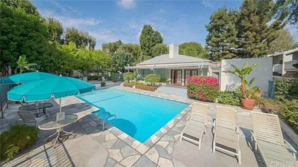 Cal King & Queen Beds, 3 Spas & Pool Gourmet Kitchen, Wicked Fast Wifi & Covered Security Parking, Two Smart Tvs With Disney, Apple Tv & Amazon Prime, Ideal For Nightly & Weekly Executive Stays Los Angeles