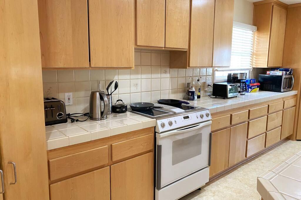 Holiday home Spacious Family Oasis In Silicon 5mins To Lax Los Angeles