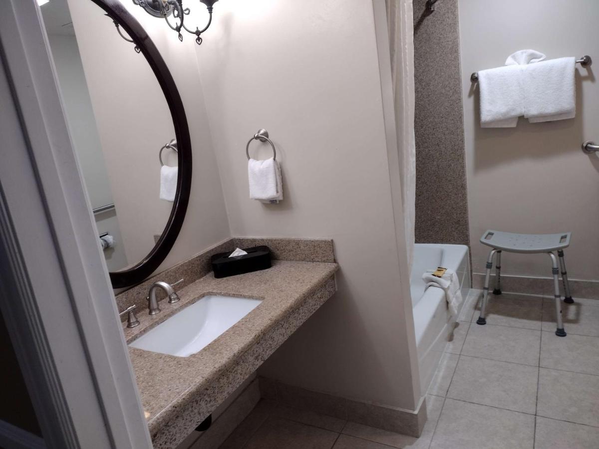 Best Western Plus San Pedro &