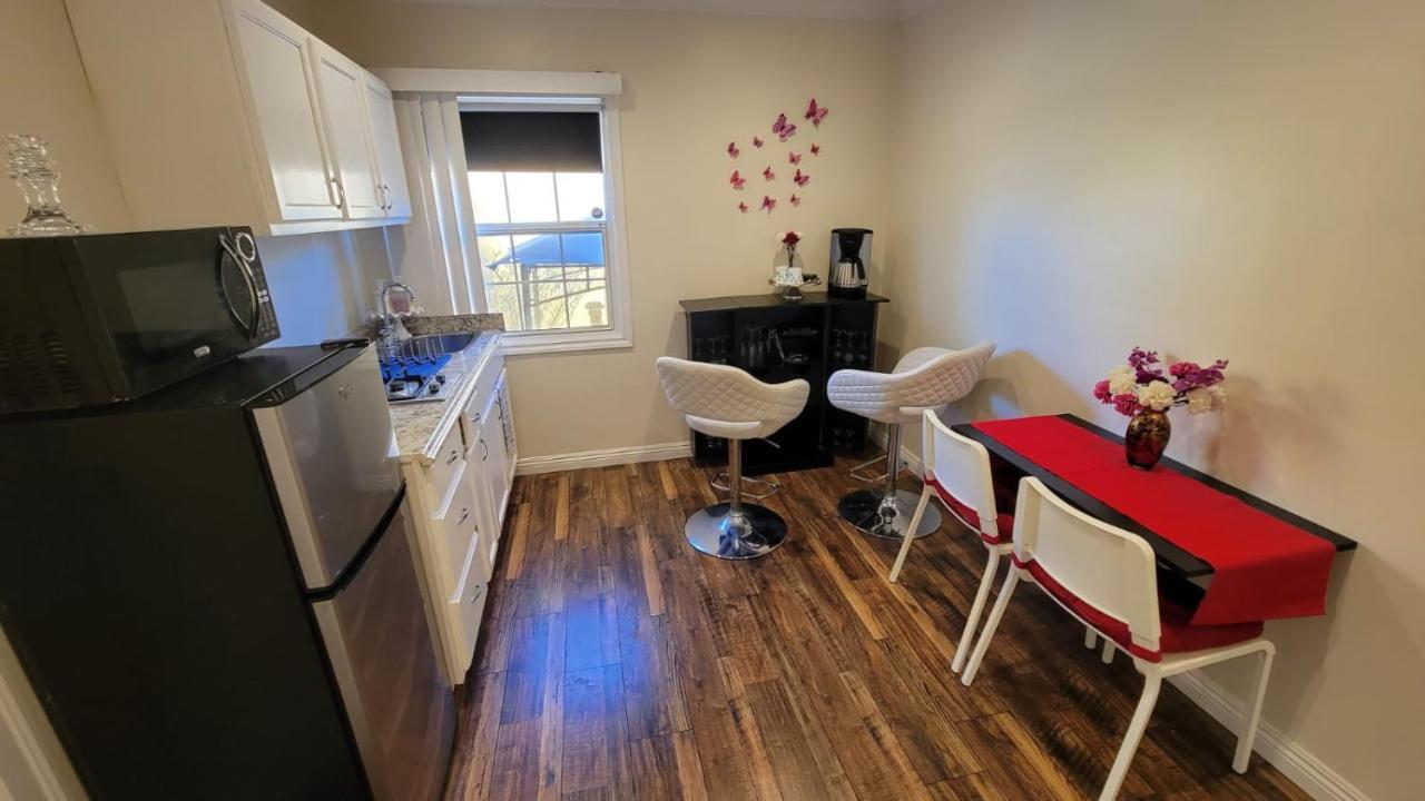 Adorable Modern With Full Kitchen * Los Angeles