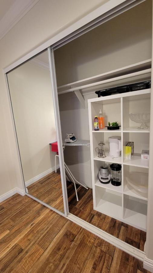 Apartment Adorable Modern With Full Kitchen Los Angeles