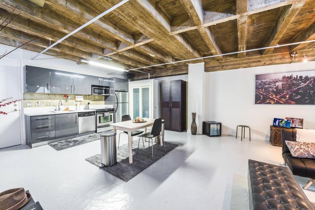 Apartment Newly Renovated 1Bdrm Loft Dtla And Rooftop Pool *
