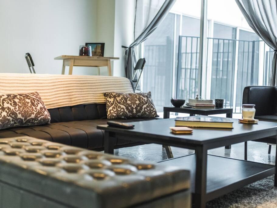 Newly Renovated 1Bdrm Loft Dtla And Rooftop Pool Apartment