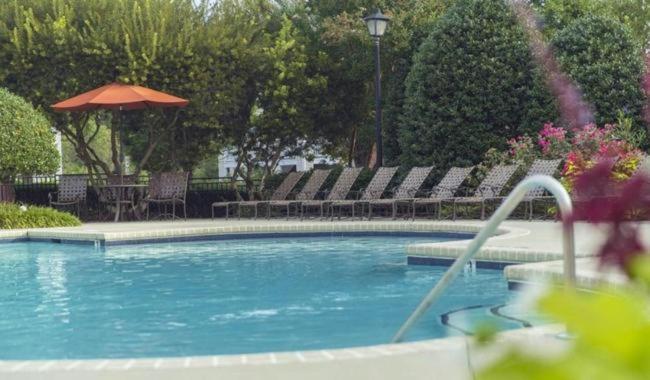 Hollywood Studio With Pool Close To Downtown *
