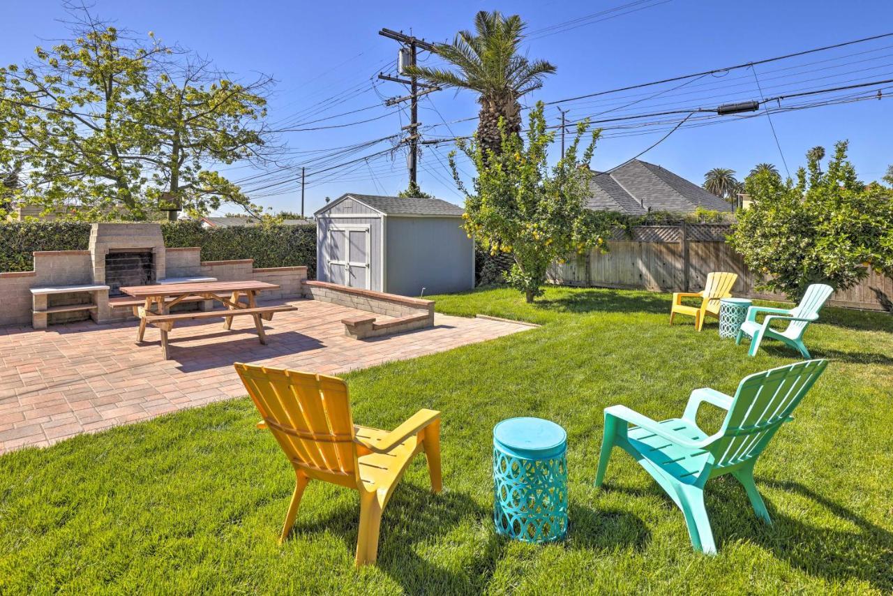 Hip And Prismatic La Gem With Curated Art Gallery
