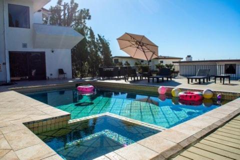 Hollywood Hills Private
