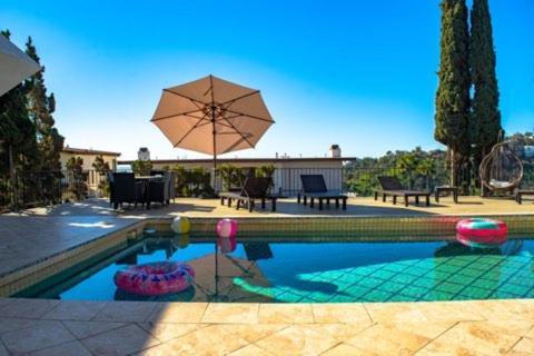 Hollywood Hills Private