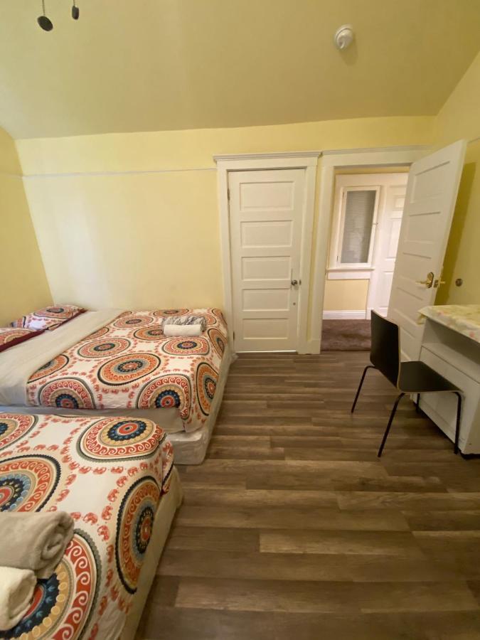 Private Large La Bedroom W Private Half-bathroom - Ac - Wifi - Private Fridge Near Usc - Exposition Park - Usc Memorial Coliseum - Banc Of California Stadium - Downtown Dtla - University Of Southern California Usc!