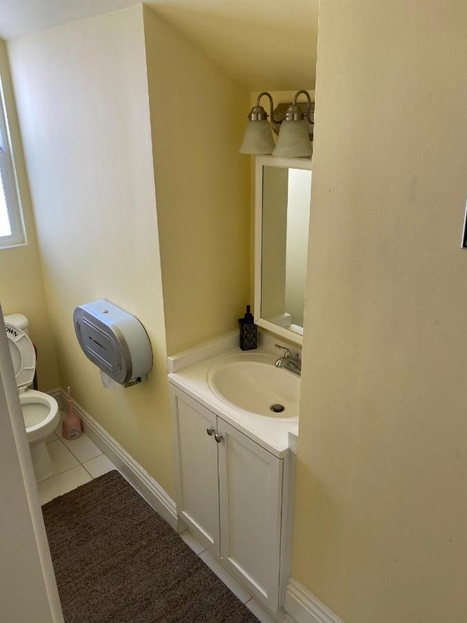 Private Large La Bedroom W Private Half-bathroom - Ac - Wifi - Private Fridge Near Usc - Exposition Park - Usc Memorial Coliseum - Banc Of California Stadium - Downtown Dtla - University Of Southern California Usc! Homestay *