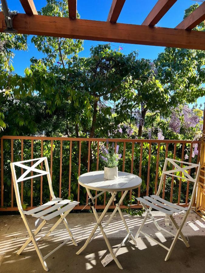 Lovely 2-story 2-bedroom Unit With Free Secure Parking Apartment