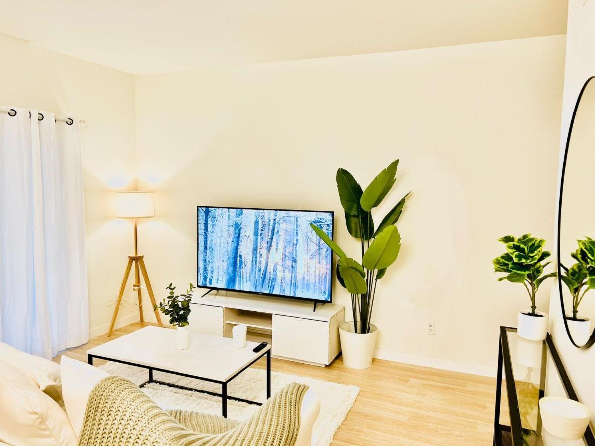 Apartment Lovely 2-story 2-bedroom Unit With Free Secure Parking