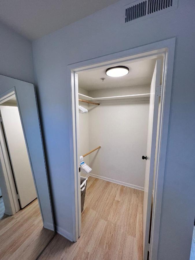 Apartment Lovely 2-story 2-bedroom Unit With Free Secure Parking *