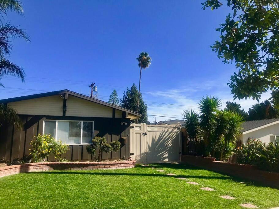 Apartment Private Modern With Backyard