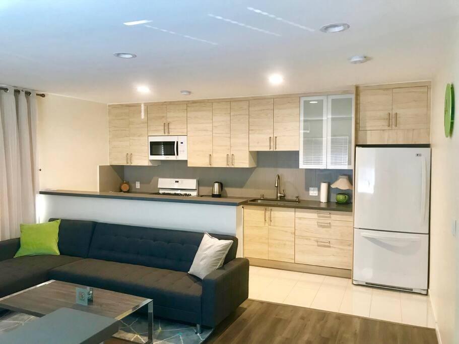 Private Modern With Backyard Apartment Los Angeles