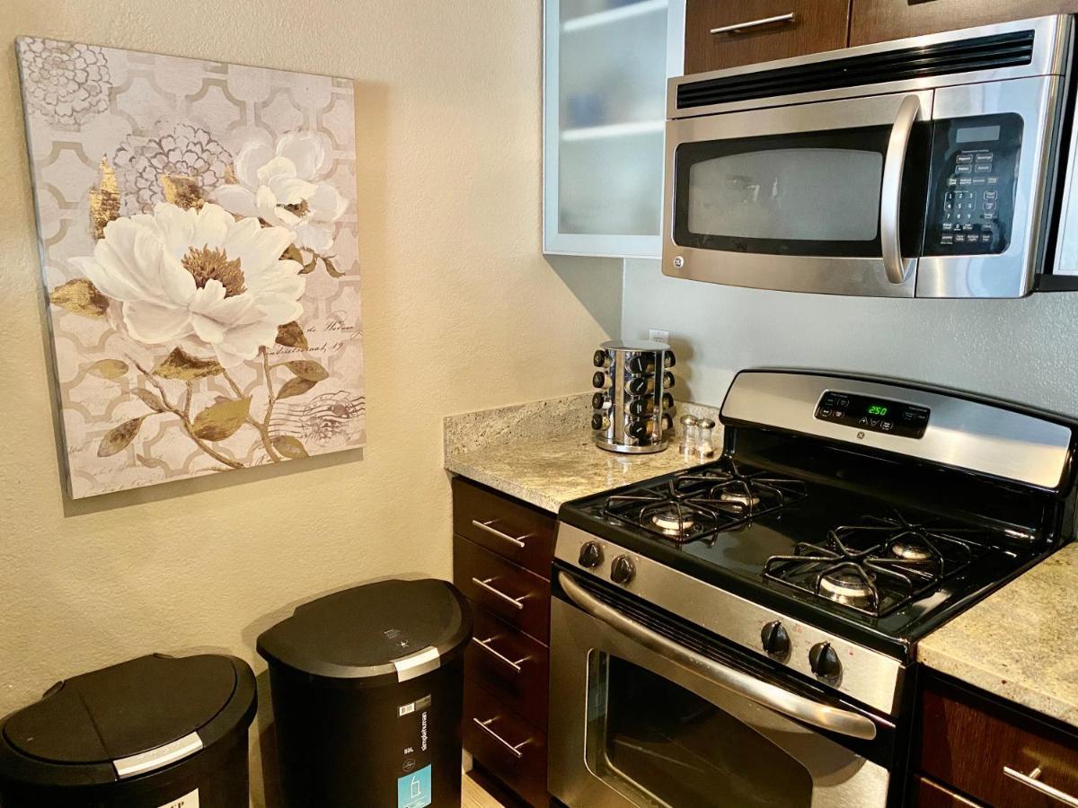 Holywood Hills !!! 2bed Studio !!! *
