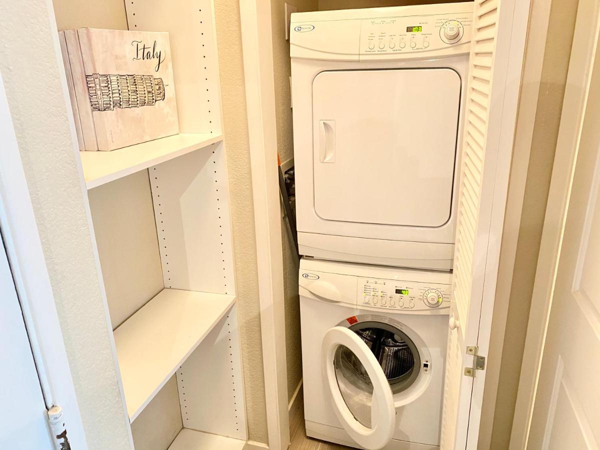 Holywood Hills !!! 2bed Studio !!! Apartment