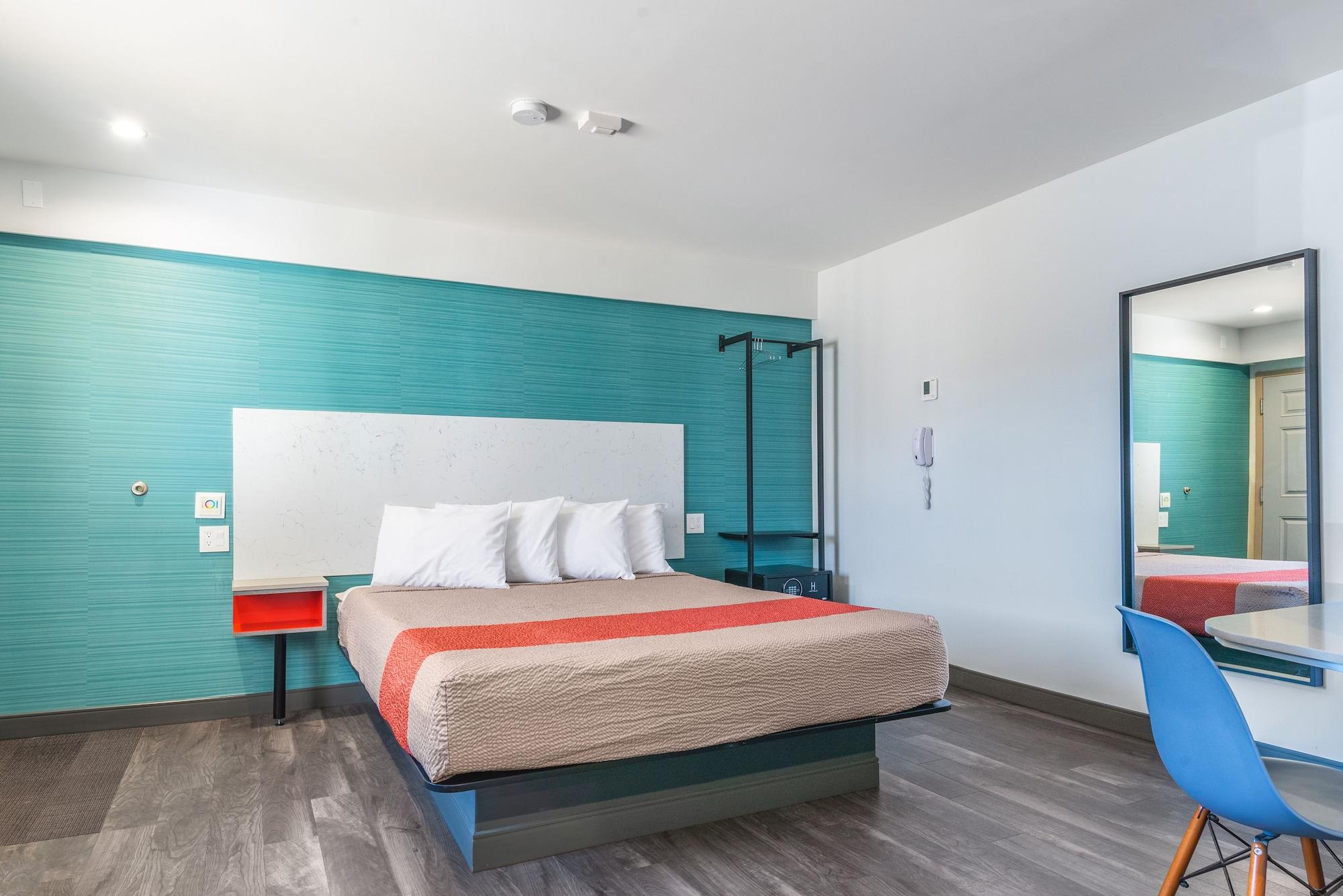 Solo Broadway Motel 2*